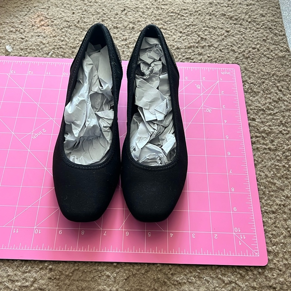 6 1/2 Anna Kline thin wedges